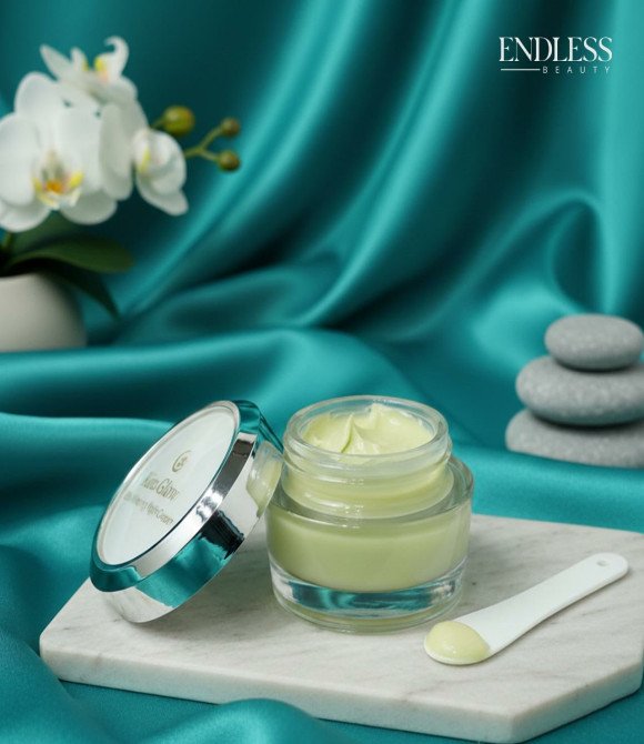Kira Glow Ultra Whitening Night Cream